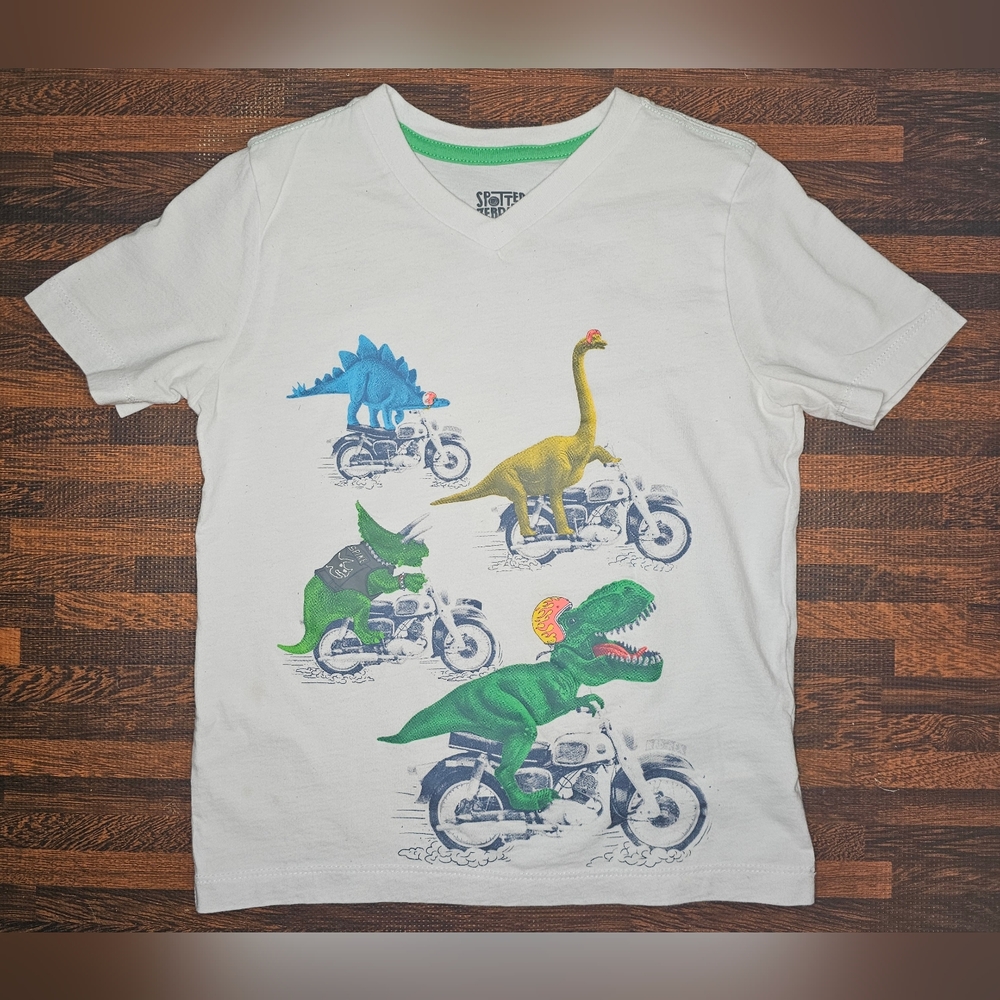 Amazon Essentials Boys and Toddlers' Short-Sleeve V-Neck T-Shirt Tops XS